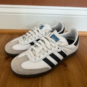 Adidas Sambas 4.5 women’s 6.5